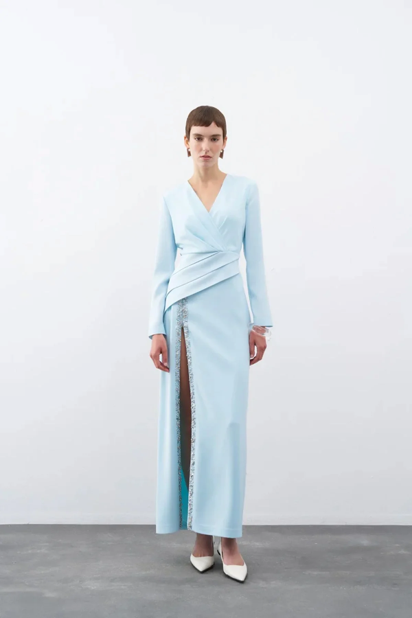 KADIN DRAPE DETAYLI YIRTMAÇLI ABİYE ELBİSE