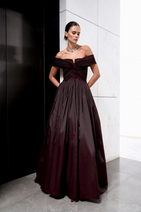 GÖGÜS DEKOLTELİ OMZU AÇIK ABİYE UZUN ELBİSE