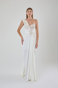 TAŞLI TEK KOL YIRTMAÇLI MİNİ ETEKLI YIRTMAÇLI ABİYE ELBİSE