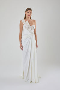 TAŞLI TEK KOL YIRTMAÇLI MİNİ ETEKLI YIRTMAÇLI ABİYE ELBİSE