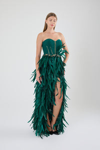 KADIN ABİYE STRAPLEZ TÜYLÜ YIRTMAÇLI ELBİSE