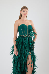 KADIN ABİYE STRAPLEZ TÜYLÜ YIRTMAÇLI ELBİSE