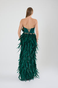 KADIN ABİYE STRAPLEZ TÜYLÜ YIRTMAÇLI ELBİSE