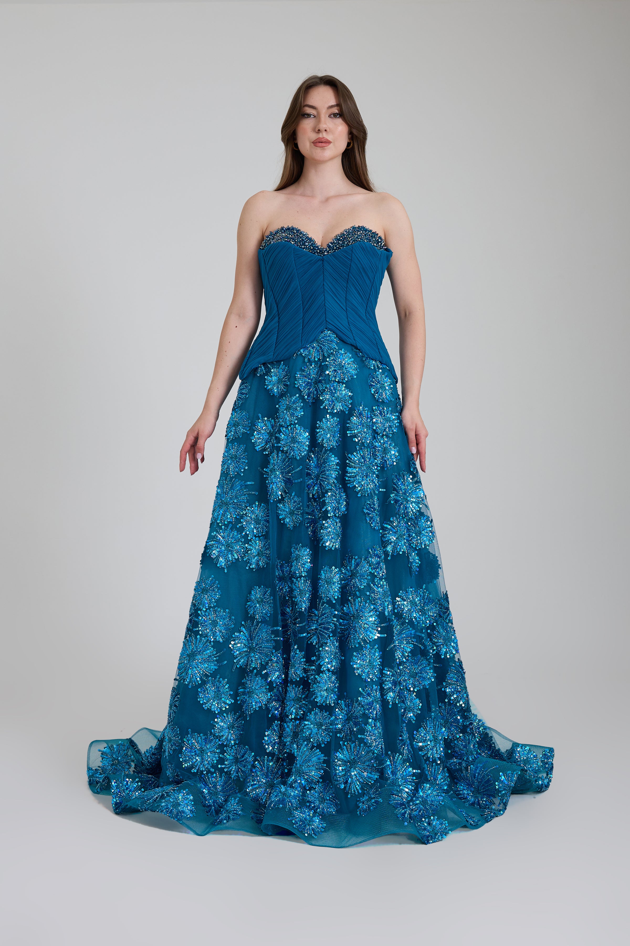 STRAPLEZ TAŞ DETAYLI ÇİÇEK DESENLİ KLOŞ ABİYE ELBİSE