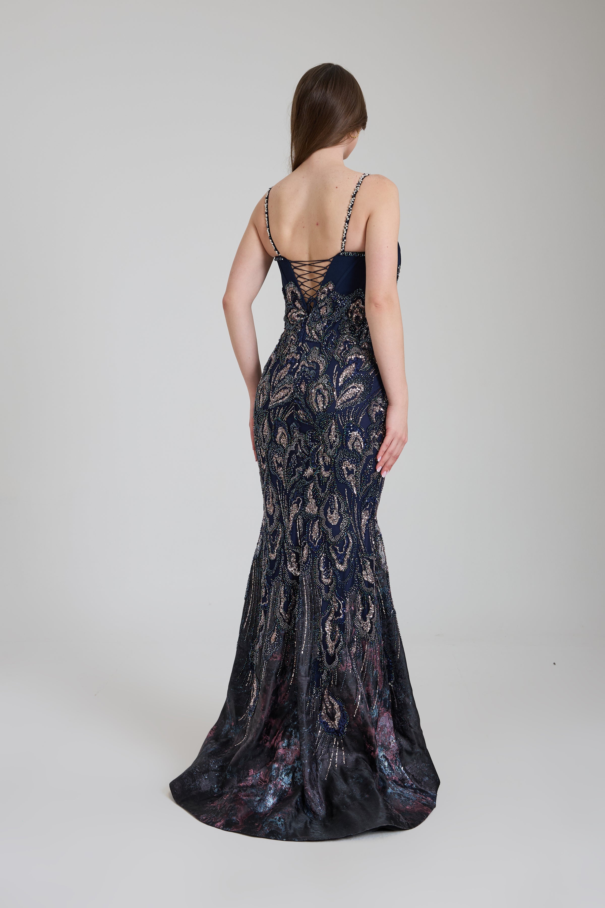 İNCE ASKILI İŞLEME DETAYLI UZUN ABİYE ELBİSE