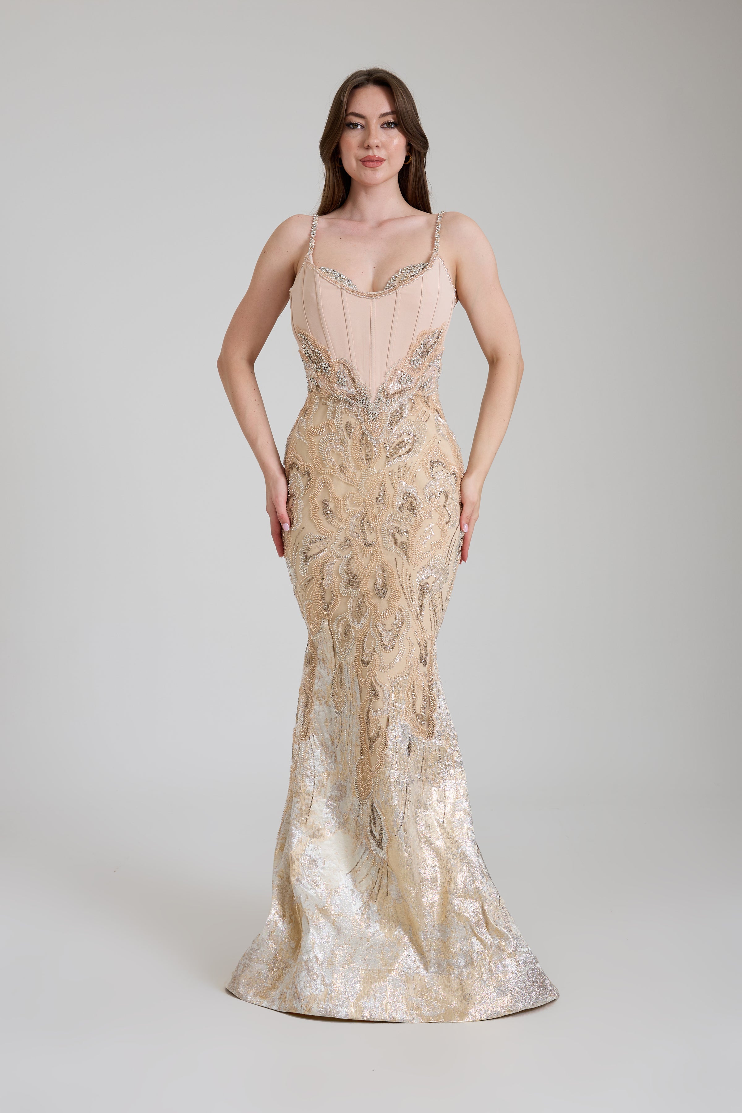 İNCE ASKILI İŞLEME DETAYLI UZUN ABİYE ELBİSE