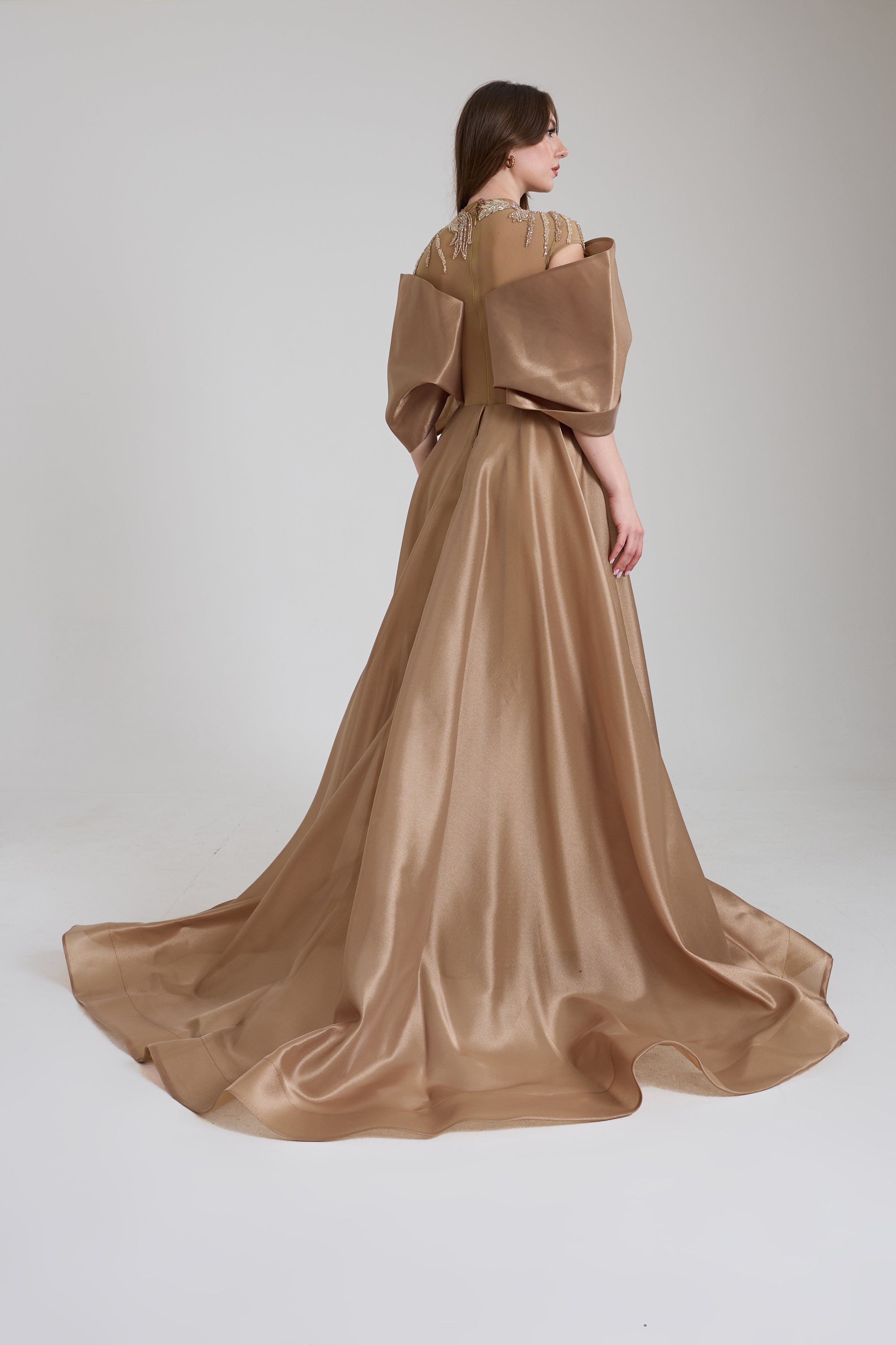 OMUZ DETAYLI TAŞ AKSESUARLI UZUN ABİYE ELBİSE