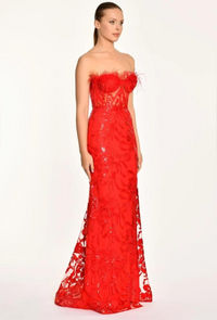 KADIN UZUN ABİYE STRAPLEZ OTRİŞLİ YIRTMAÇ DETAYLI ELBİSE