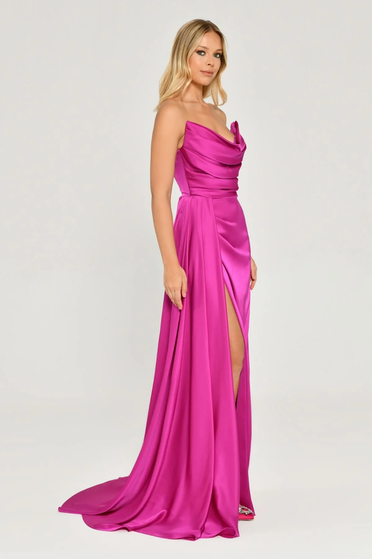 KADIN UZUN ABİYE KAYIK YAKA YIRTMAÇLI SATEN ELBİSE