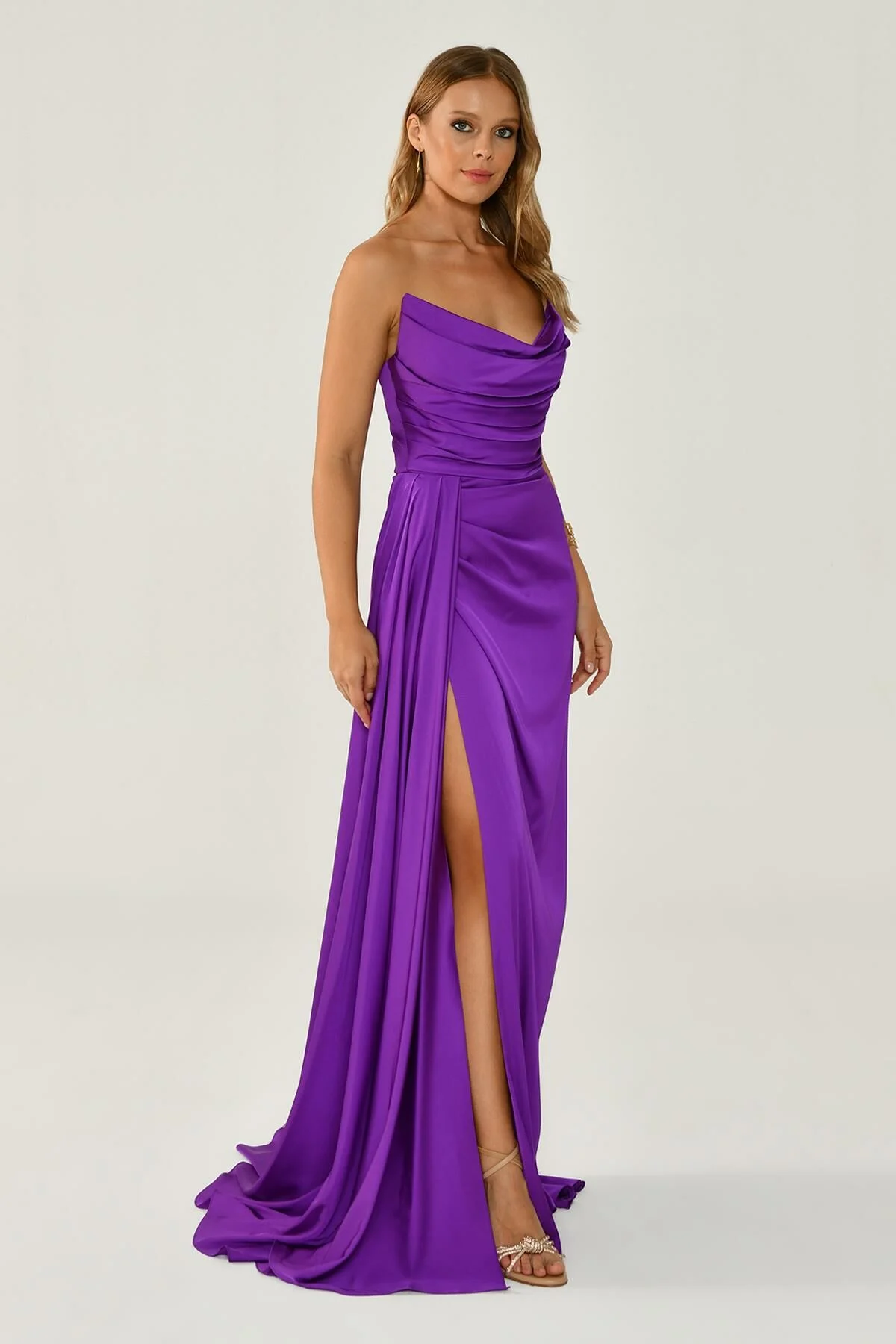 KADIN UZUN ABİYE KAYIK YAKA YIRTMAÇLI SATEN ELBİSE