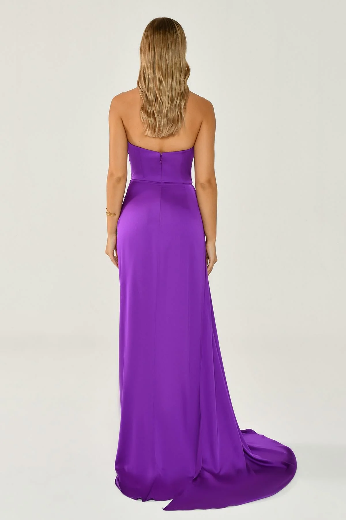 KADIN UZUN ABİYE KAYIK YAKA YIRTMAÇLI SATEN ELBİSE