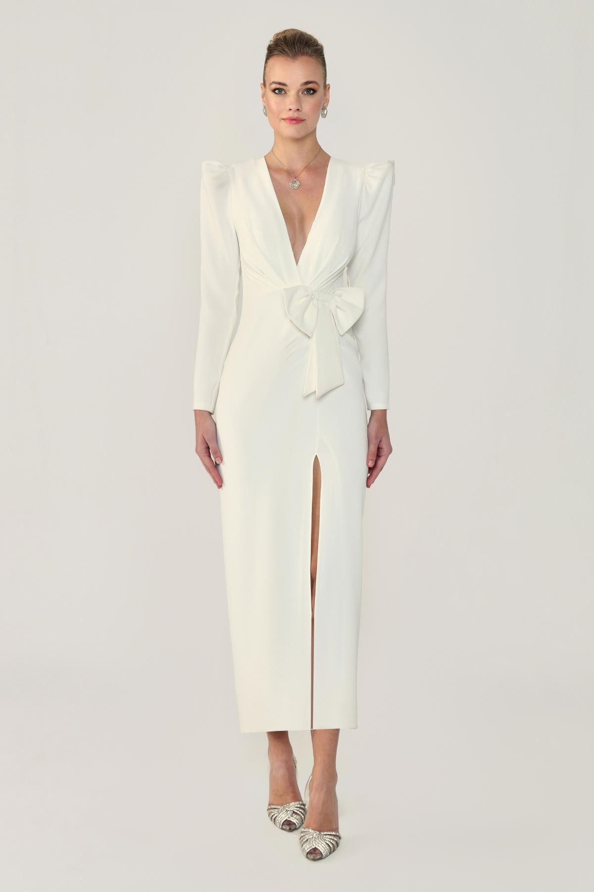 V YAKA FİYONK DETAYLI UZUN KOLLU MİDİ BOY YIRTMAÇLI  ABİYE