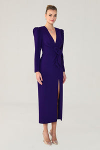 V YAKA FİYONK DETAYLI UZUN KOLLU MİDİ BOY YIRTMAÇLI  ABİYE