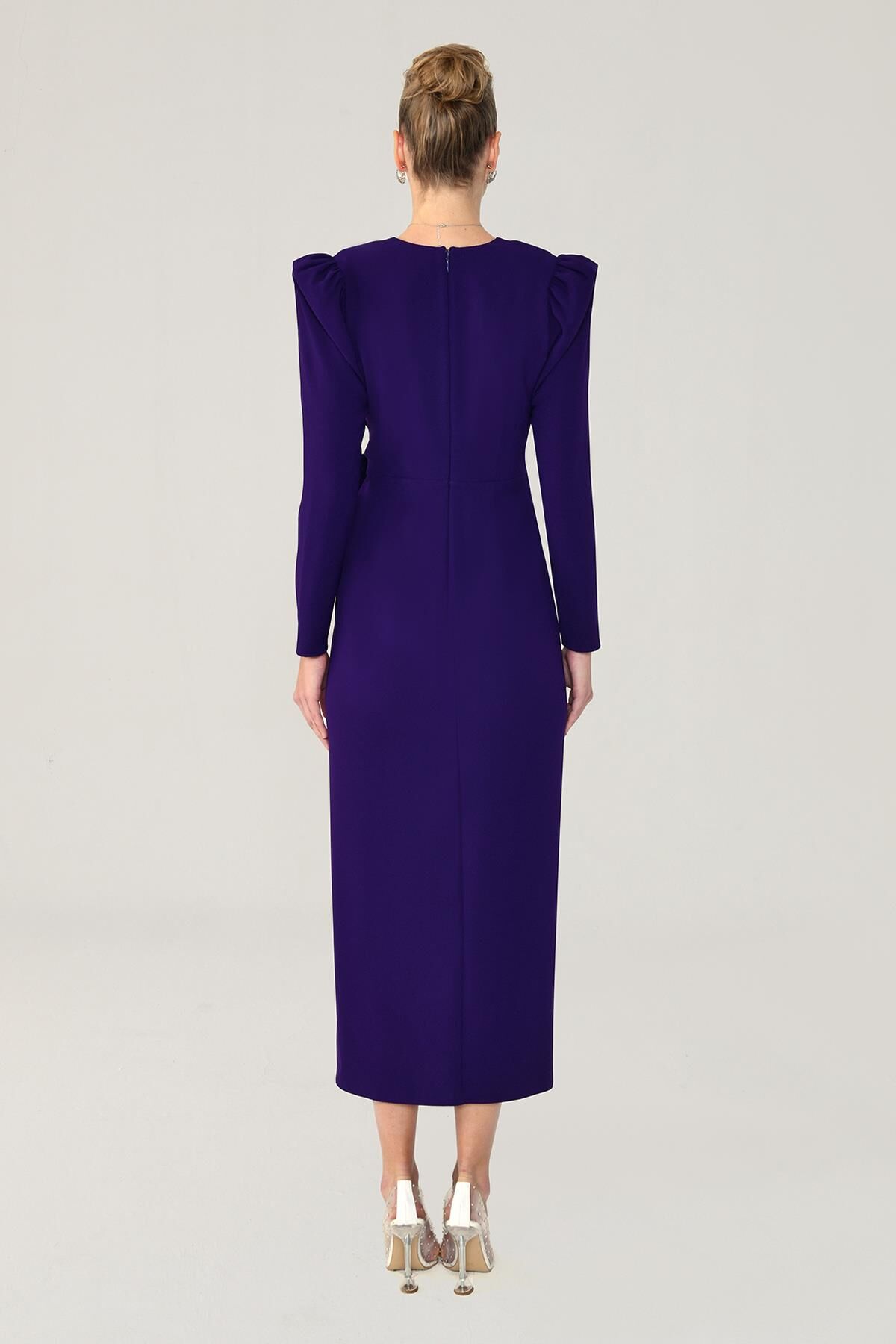 V YAKA FİYONK DETAYLI UZUN KOLLU MİDİ BOY YIRTMAÇLI  ABİYE