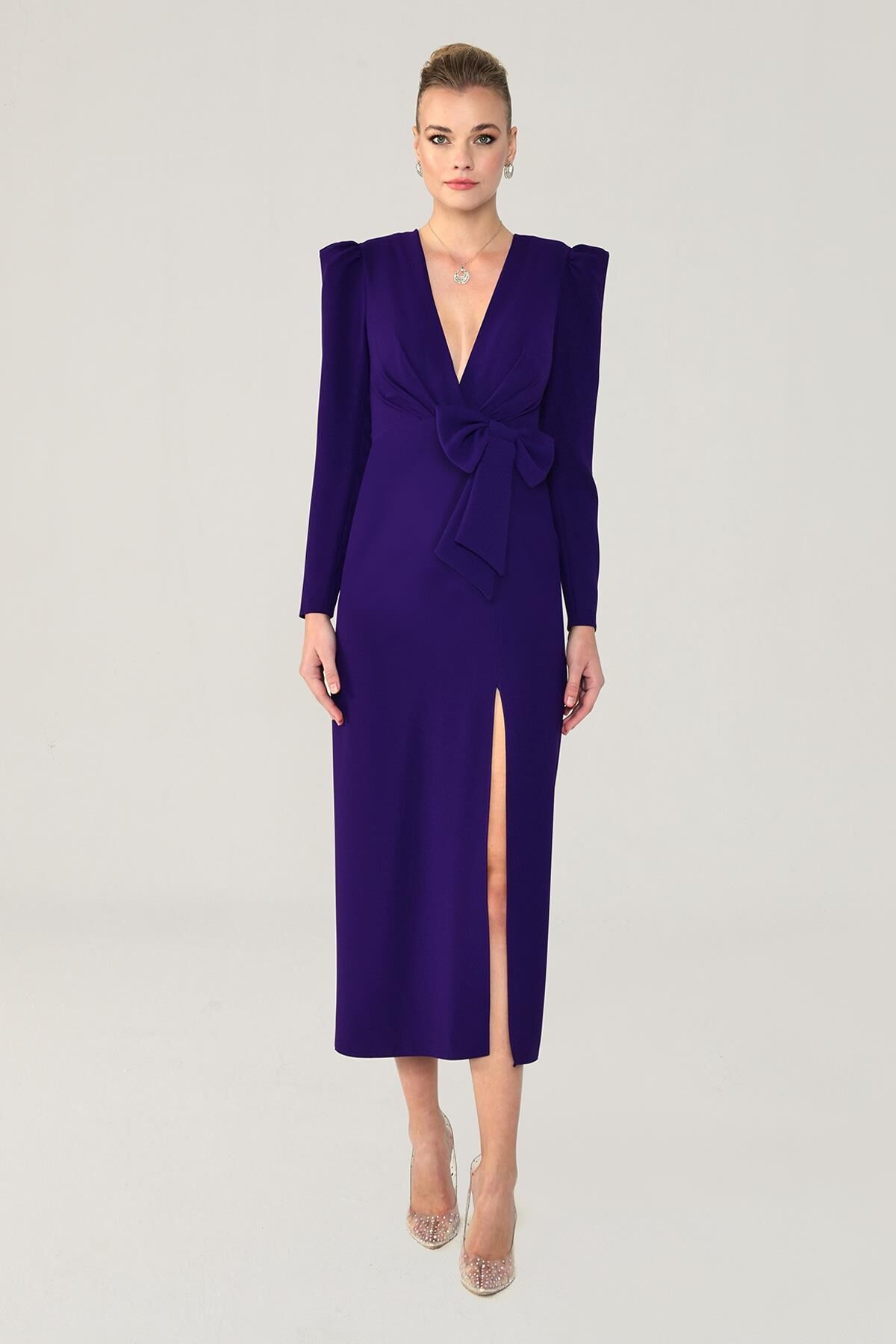 V YAKA FİYONK DETAYLI UZUN KOLLU MİDİ BOY YIRTMAÇLI  ABİYE