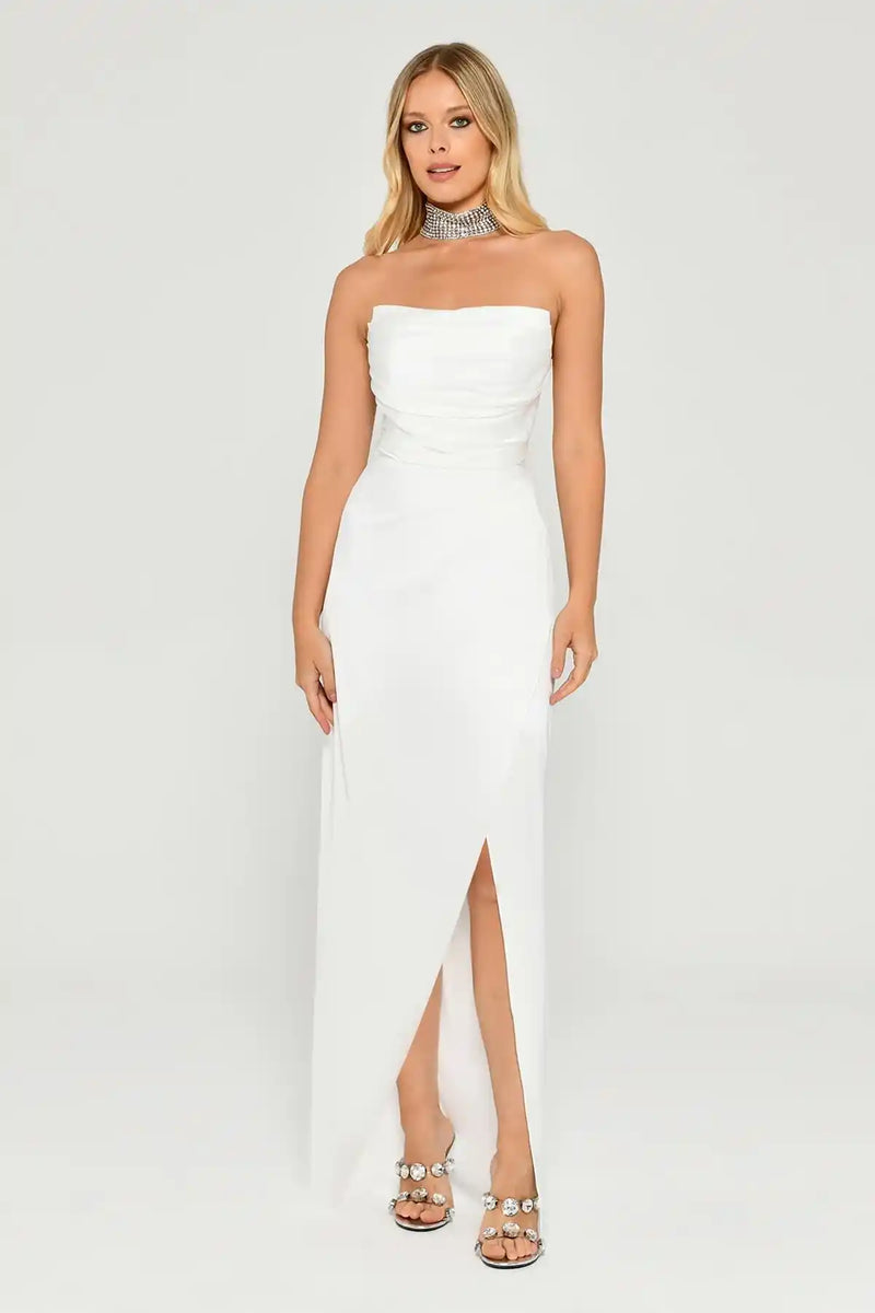 STRAPLEZ SATEN DEGAJE YAKA UZUN YIRTMAÇLI UZUN ABİYE