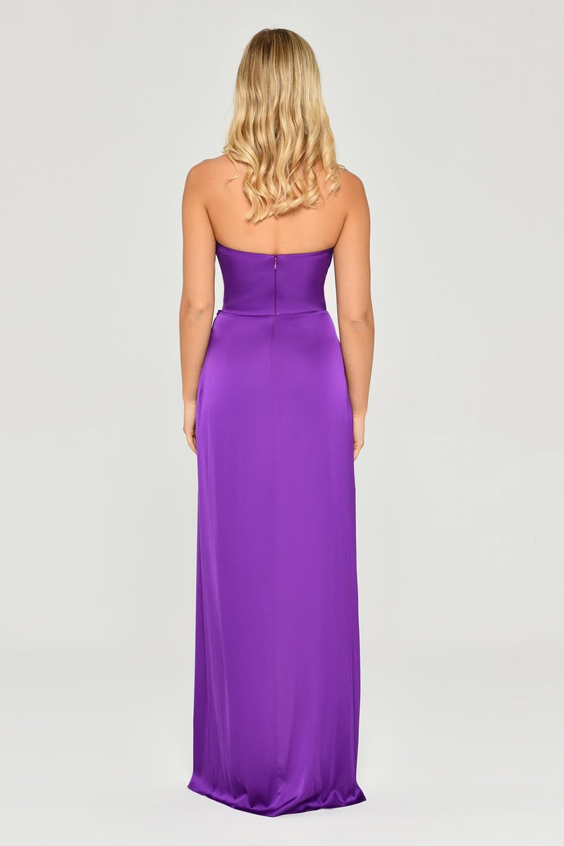 STRAPLEZ SATEN DEGAJE YAKA UZUN YIRTMAÇLI UZUN ABİYE