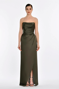 STRAPLEZ SATEN DEGAJE YAKA UZUN YIRTMAÇLI UZUN ABİYE