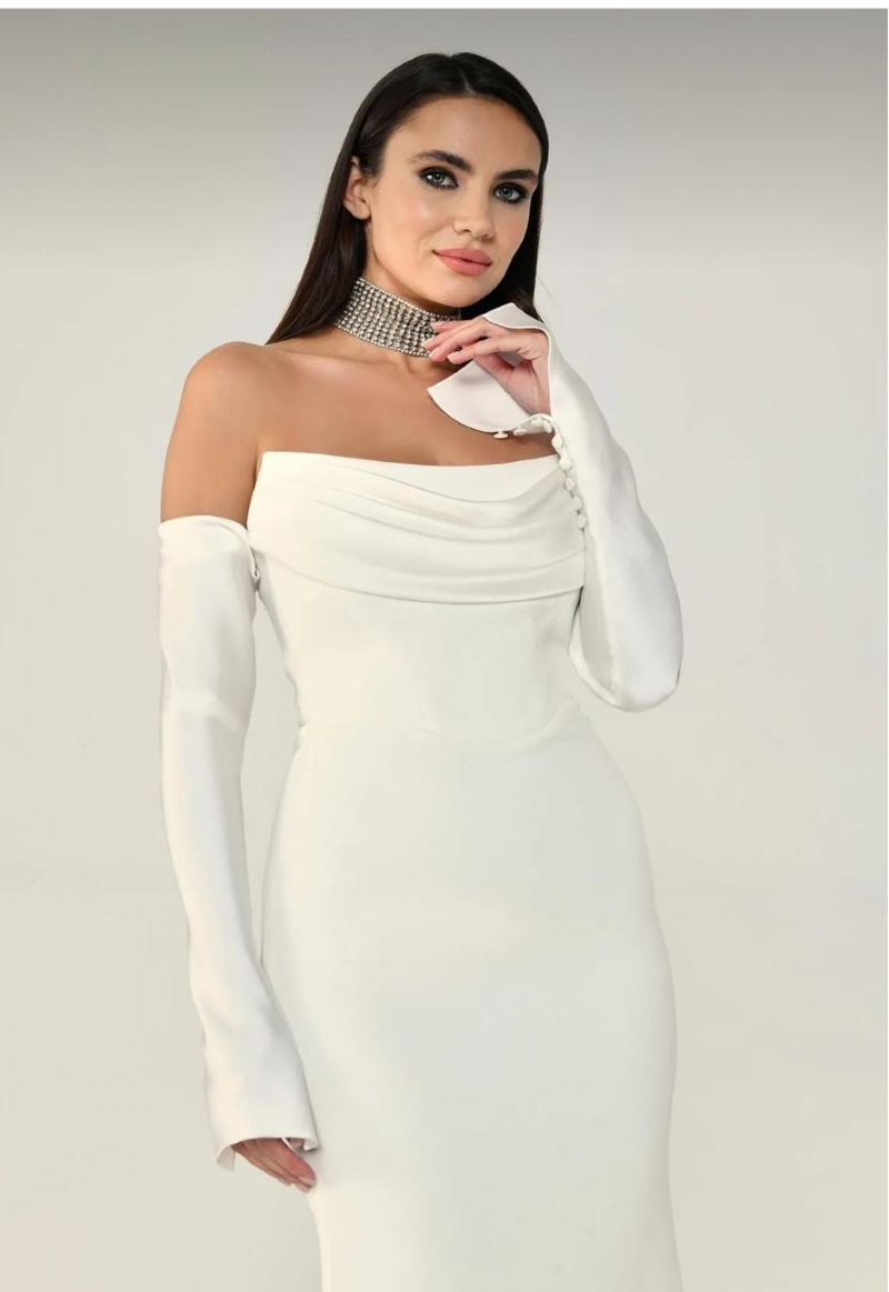 STRAPLEZ DEGAJE YAKA ELDİVEN DETAYLI ŞIK ABİYE