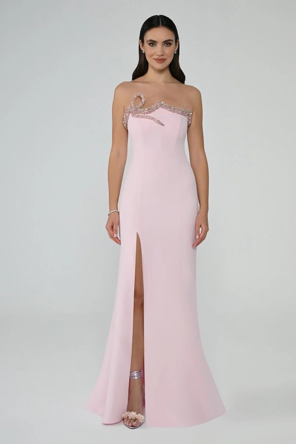 STRAPLEZ ASİMETRİK YAKA TAŞ DETAYLI YIRTMAÇLI UZUN ABİYE