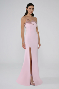 STRAPLEZ ASİMETRİK YAKA TAŞ DETAYLI YIRTMAÇLI UZUN ABİYE