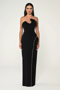 STAPLEZ GÖĞÜS ASİMETRİK KESİM TÜYLÜ TAŞLI KREP UZUN ELBİSE