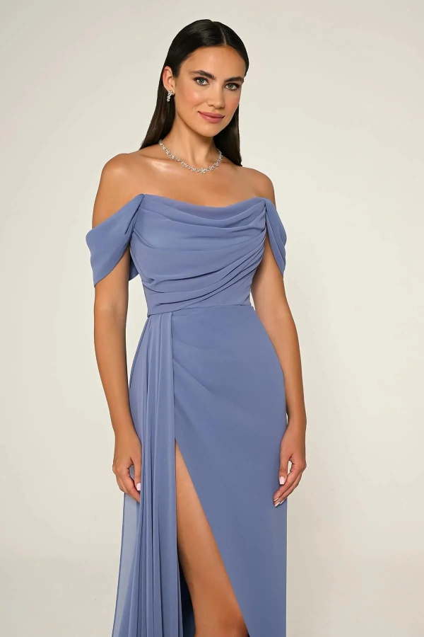 STRAPLEZ YAKA DÜŞÜK KOL YIRTMAÇLI UZUN ŞİFON ABİYE