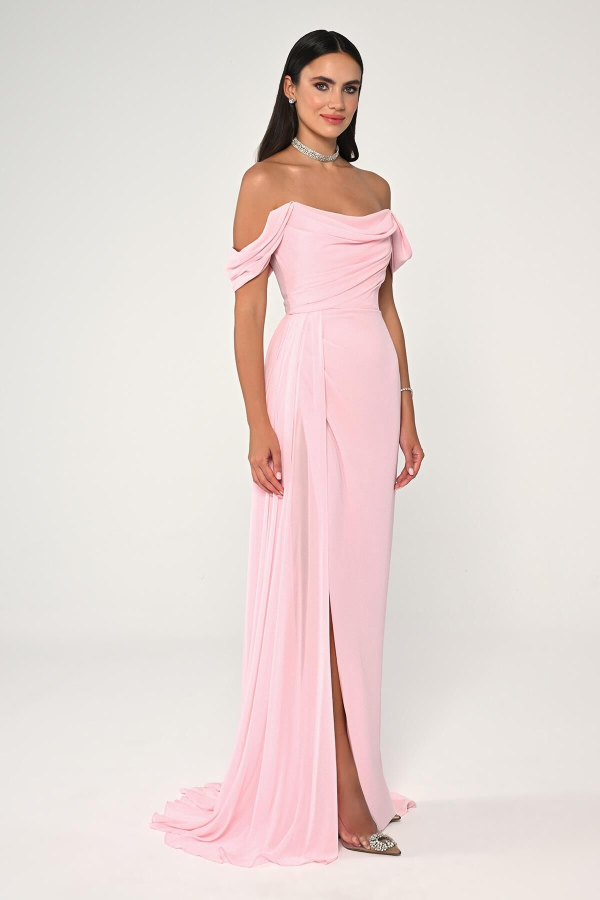 STRAPLEZ YAKA DÜŞÜK KOL YIRTMAÇLI UZUN ŞİFON ABİYE