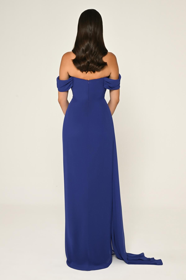 STRAPLEZ YAKA DÜŞÜK KOL YIRTMAÇLI UZUN ŞİFON ABİYE