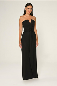 BOYUNDAN GEÇMELİ ÇİÇEK AKSESUARLI KUŞAKLI UZUN ABİYE ELBİSE