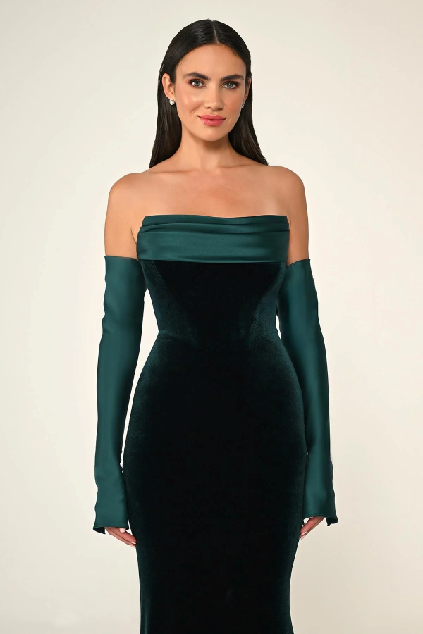 KADİFE BALIK KESİM SATEN KOL VE YAKA DETAY UZUN ABİYE ELBİSE