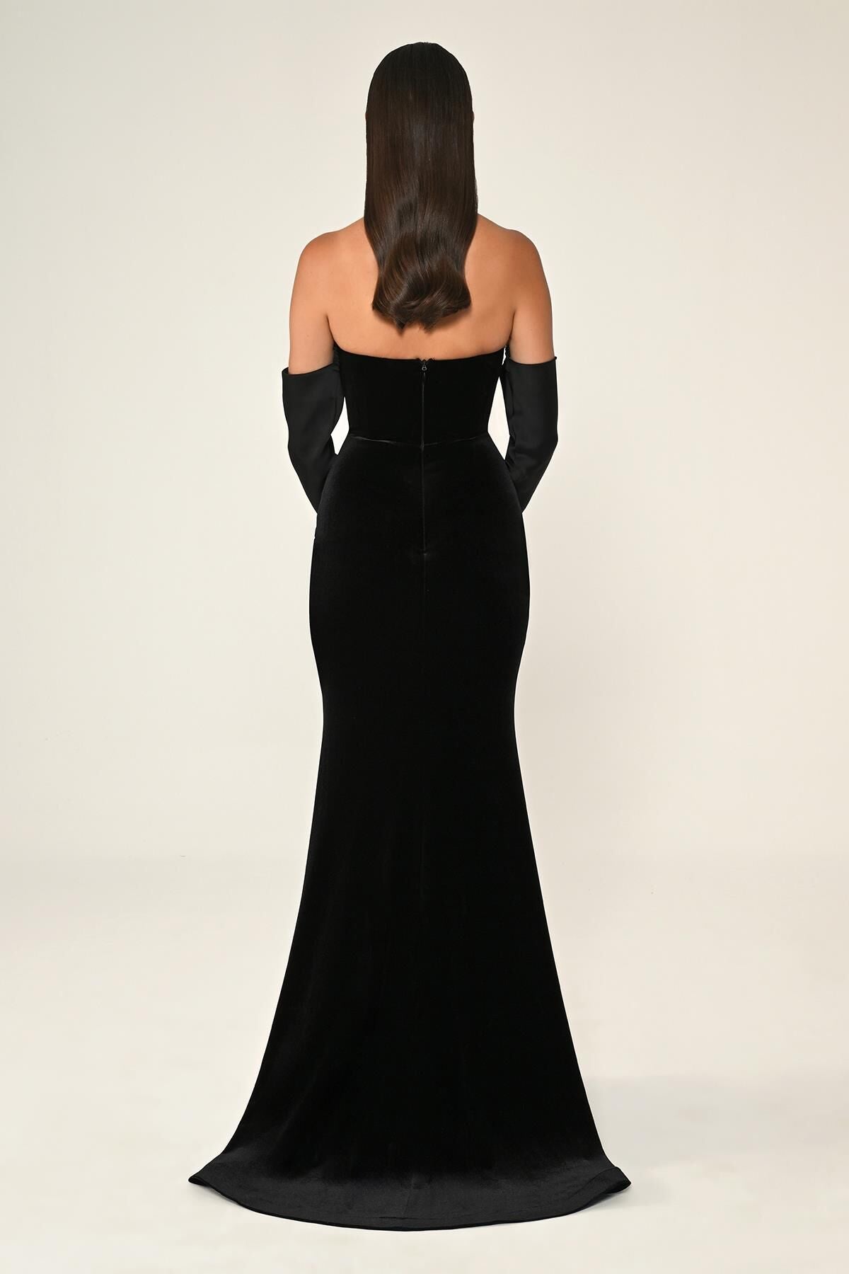 KADİFE BALIK KESİM SATEN KOL VE YAKA DETAY UZUN ABİYE ELBİSE