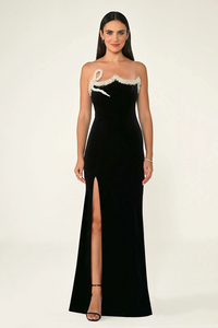 KADİFE YAKA TAŞ DETAYLI YIRTMAÇLI UZUN ABİYE ELBİSE