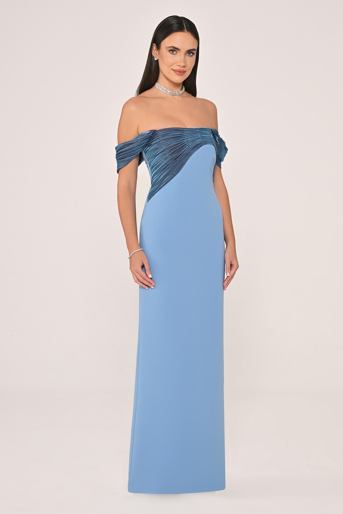 DÜŞÜK OMUZ SATEN YAKA KREP UZUN ABİYE ELBİSE