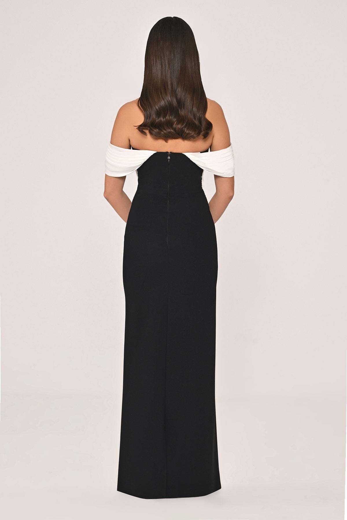 DÜŞÜK OMUZ SATEN YAKA KREP UZUN ABİYE ELBİSE