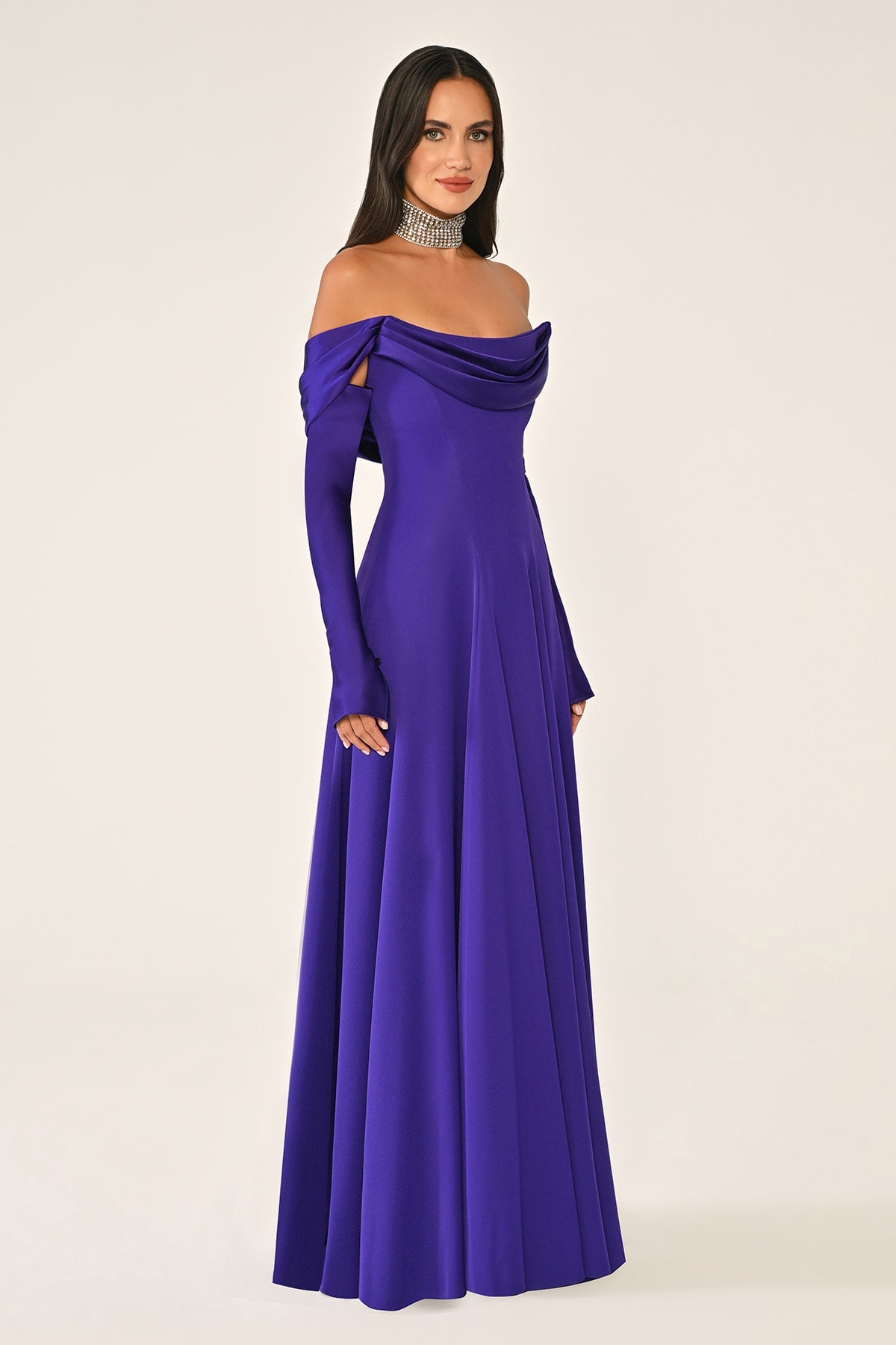 DEGAJE YAKA DETAYLI  KLOŞ  KESİM  KOLLU UZUN ABİYE ELBİSE