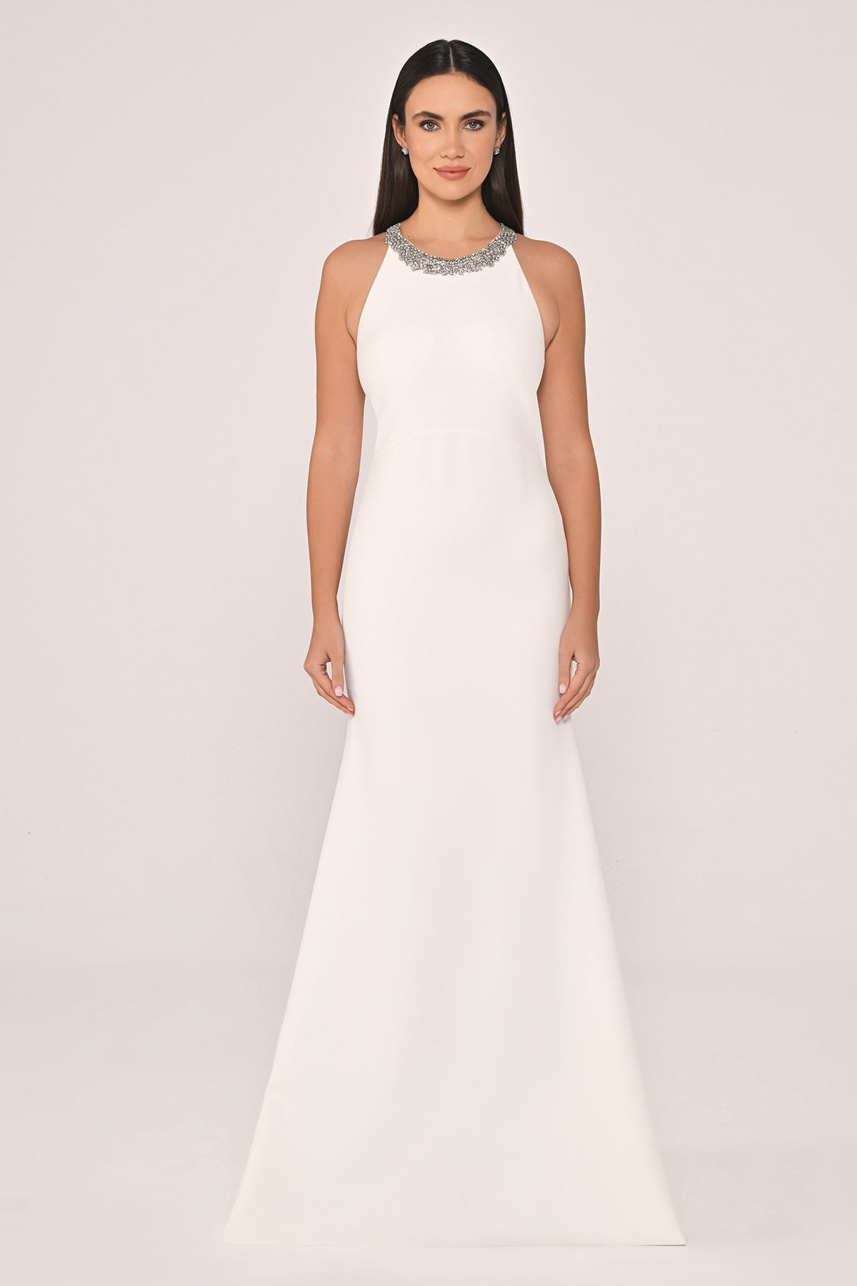 REGLAN YAKA SIRT TRANSPARAN TAŞ İŞLEMELİ BEYAZ KREP KUYRUKLU UZUN ABİYE ELBİSE