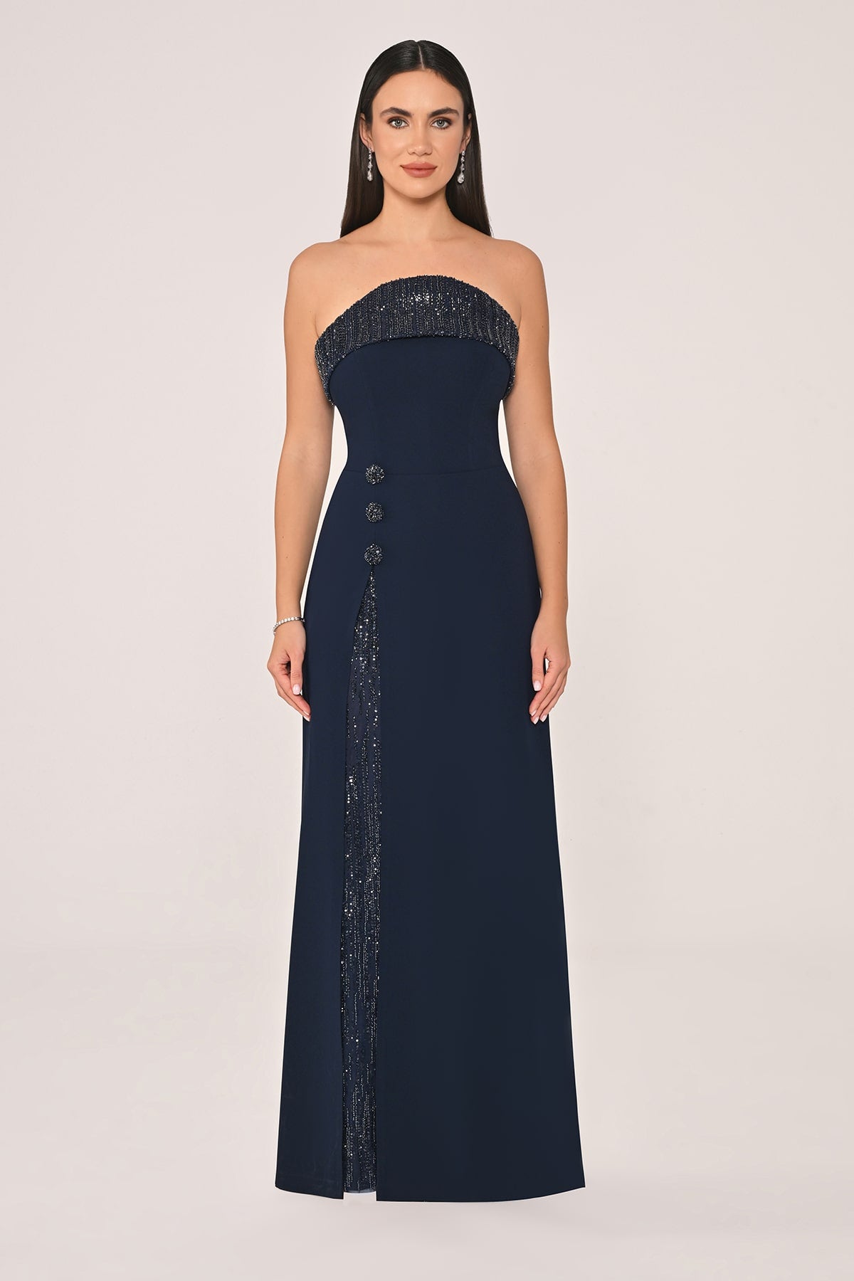 STRAPLEZ BONCUK İŞLEMELİ YIRTMAÇLI UZUN ABİYE ELBİSE