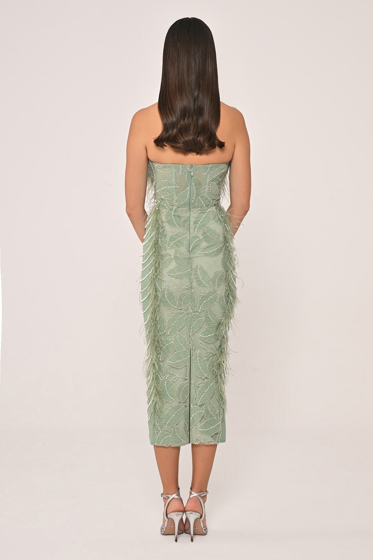 İNCİ VE OTRİŞLİ ÜÇ BOYUT ÇİÇEK DETAYLI MİDİ ABİYE ELBİSE