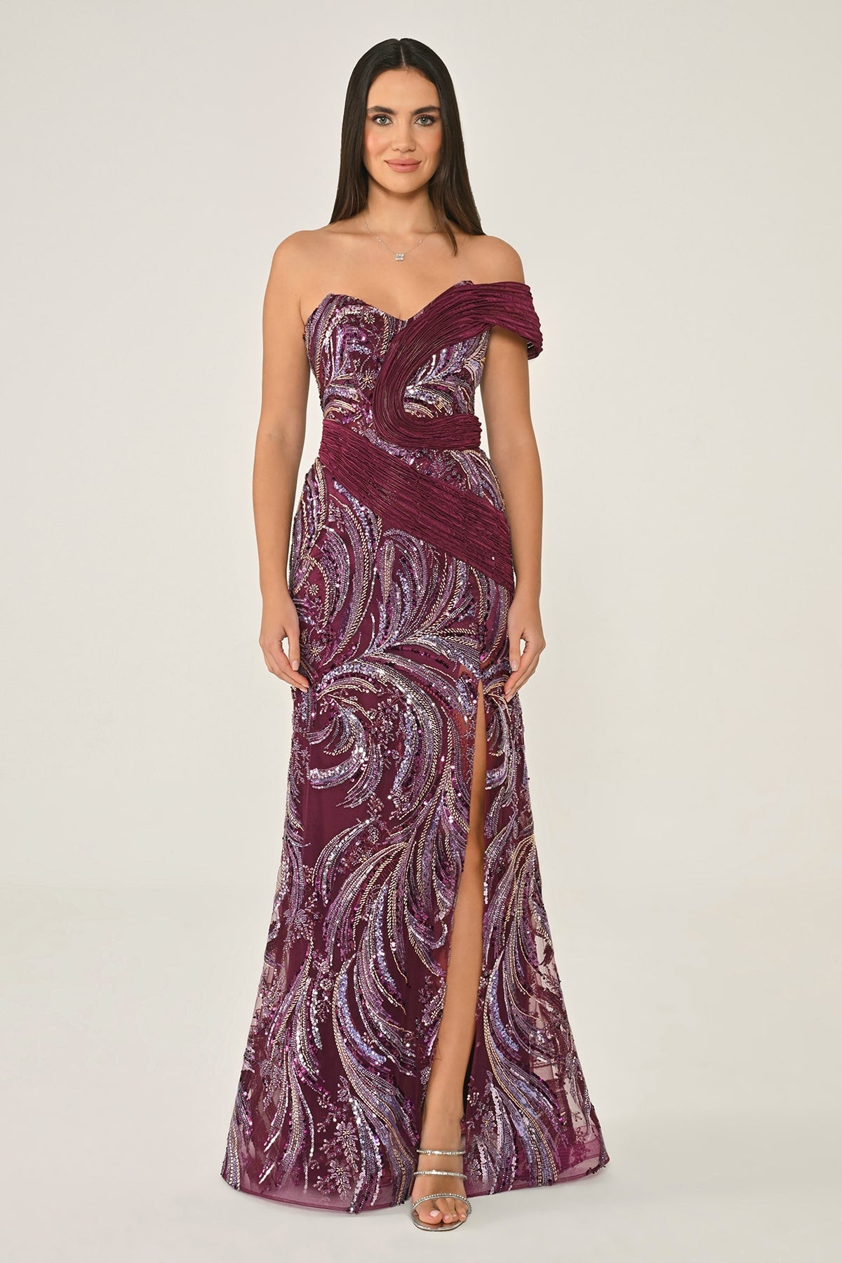 DÜŞÜK OMUZ PAYETLİ  YIRTMAÇLI UZUN ABİYE ELBİSE