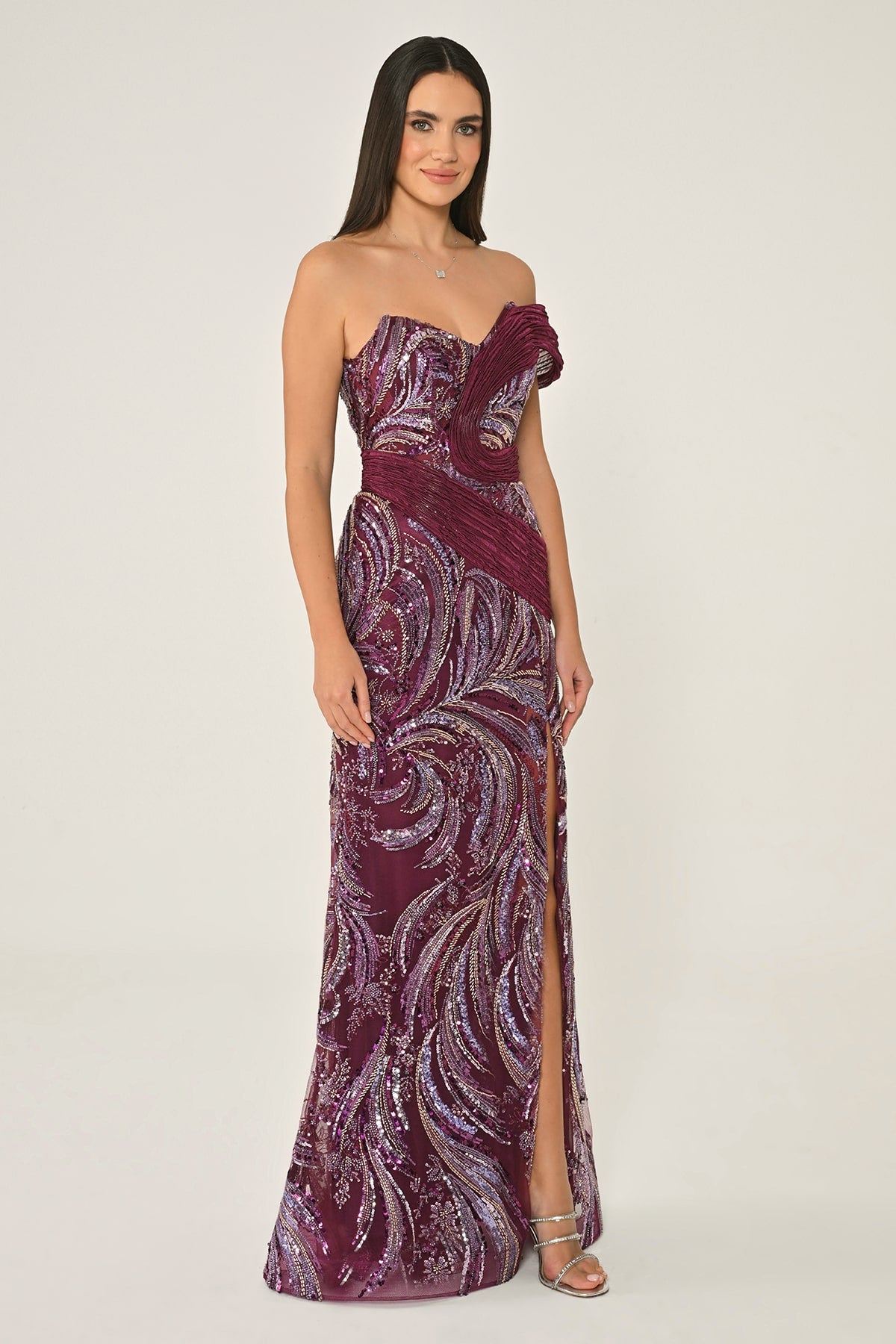 DÜŞÜK OMUZ PAYETLİ  YIRTMAÇLI UZUN ABİYE ELBİSE