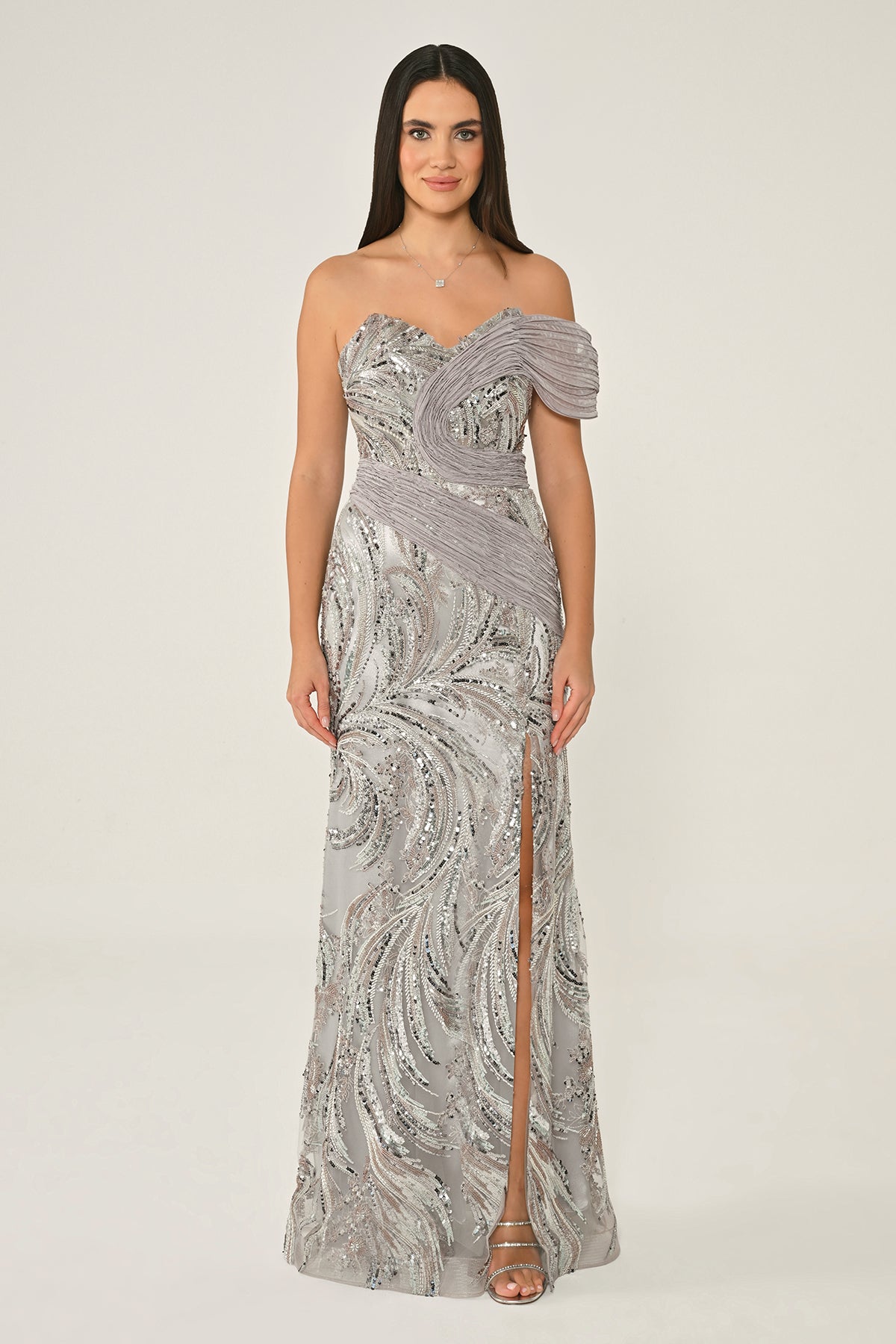 DÜŞÜK OMUZ PAYETLİ  YIRTMAÇLI UZUN ABİYE ELBİSE