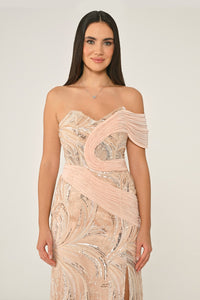 DÜŞÜK OMUZ PAYETLİ  YIRTMAÇLI UZUN ABİYE ELBİSE