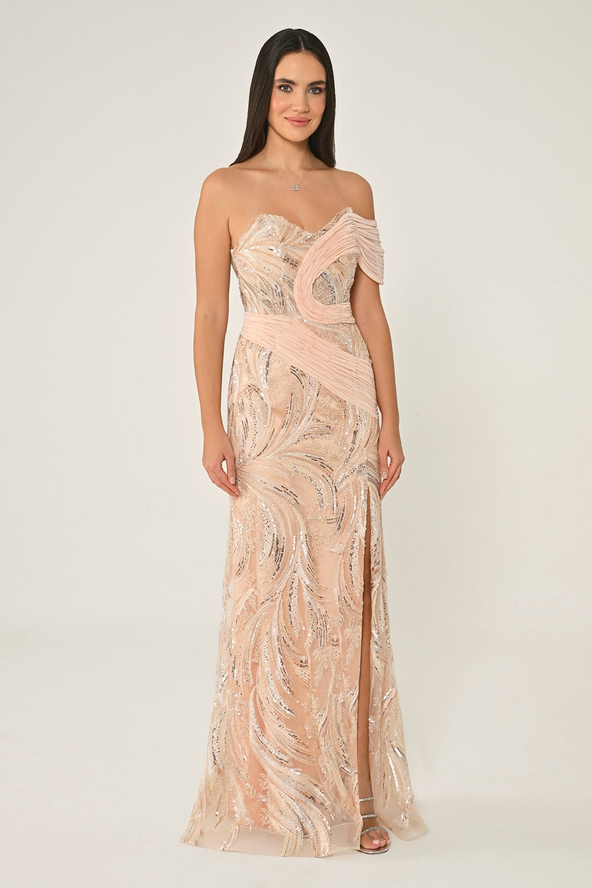 DÜŞÜK OMUZ PAYETLİ  YIRTMAÇLI UZUN ABİYE ELBİSE