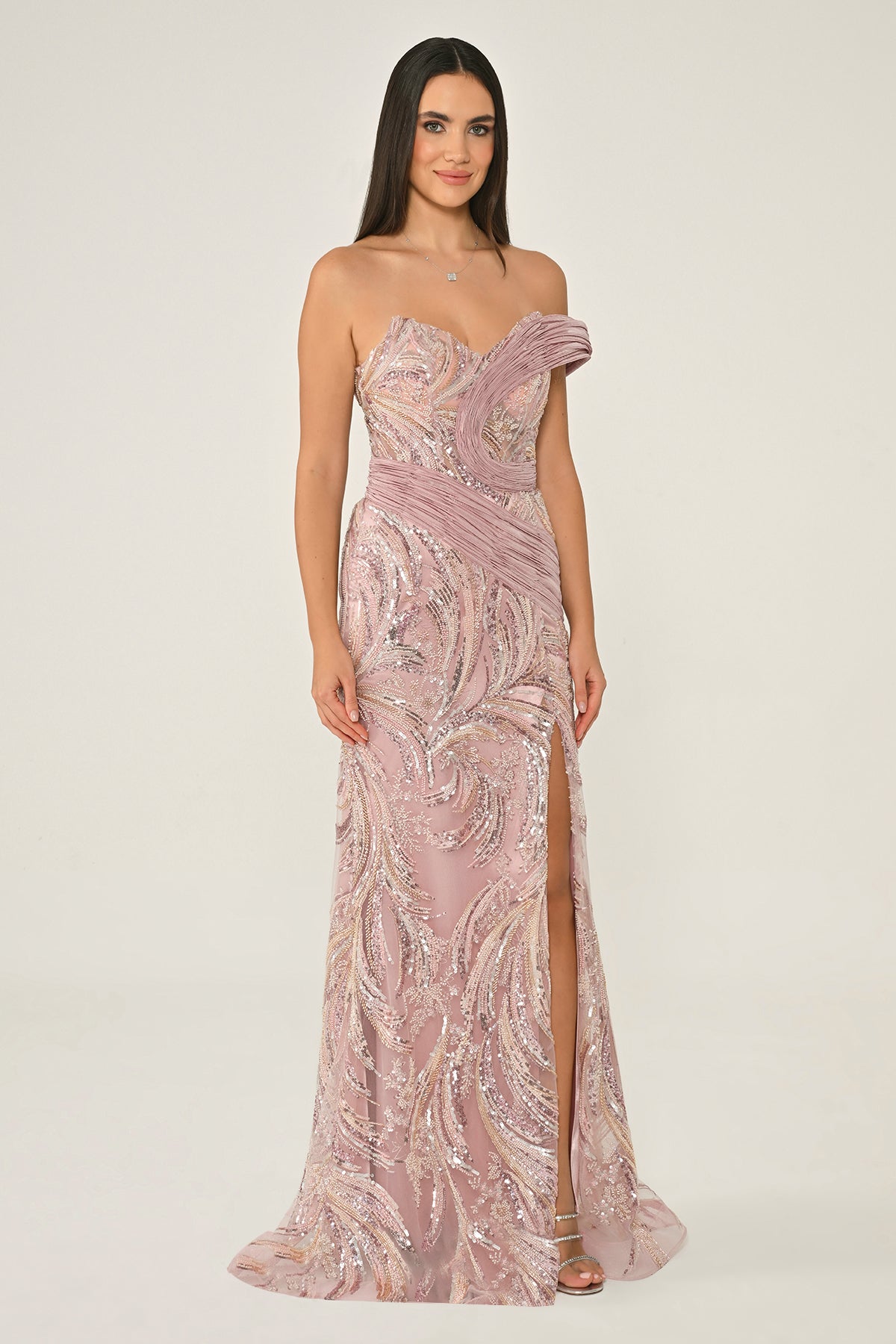 DÜŞÜK OMUZ PAYETLİ  YIRTMAÇLI UZUN ABİYE ELBİSE