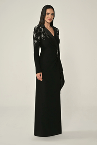 UZUN KOLLU YAKASI VE BELİ AKSESUARLI UZUN KREP ABİYE  ELBİSE