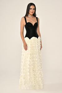 ÜST LATEKS KUMAŞ ETEĞİ ÜÇ BOYUTLU UZUN ABİYE ELBİSE