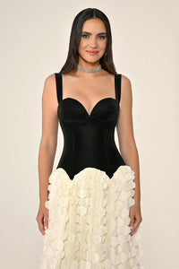 ÜST LATEKS KUMAŞ ETEĞİ ÜÇ BOYUTLU UZUN ABİYE ELBİSE