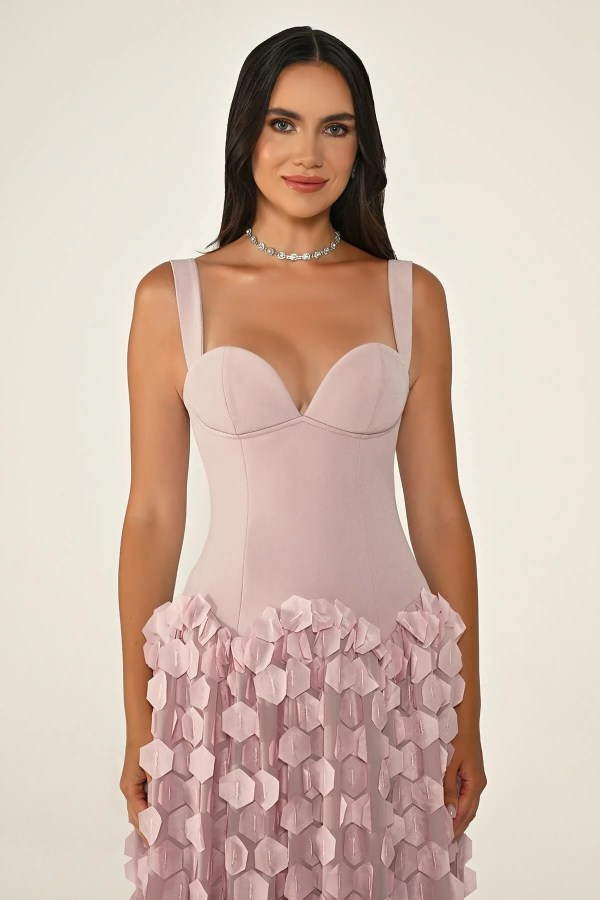 ÜST LATEKS KUMAŞ ETEĞİ ÜÇ BOYUTLU UZUN ABİYE ELBİSE