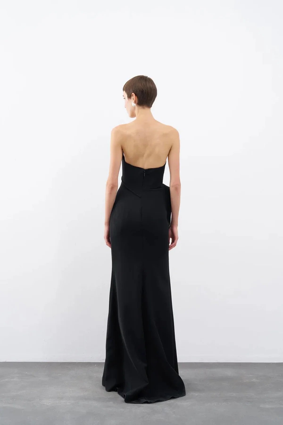 KADIN VOLAN DETAYLI STRAPLEZ UZUN ABİYE ELBİSE